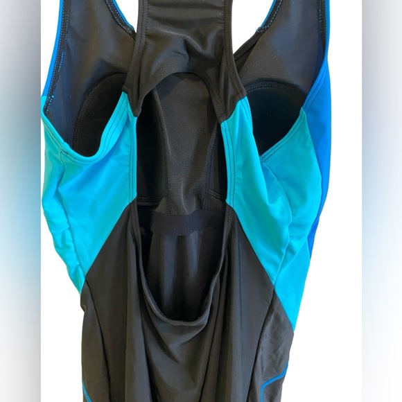 UPF 50 Women's Boyleg One Piece Swimsuit
Racerback Athletic Bathing Suit Large - Picture 4 of 8